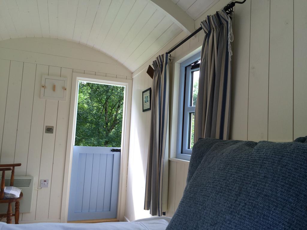 Blackstairs Shepherds Huts Killedmond ภายนอก รูปภาพ